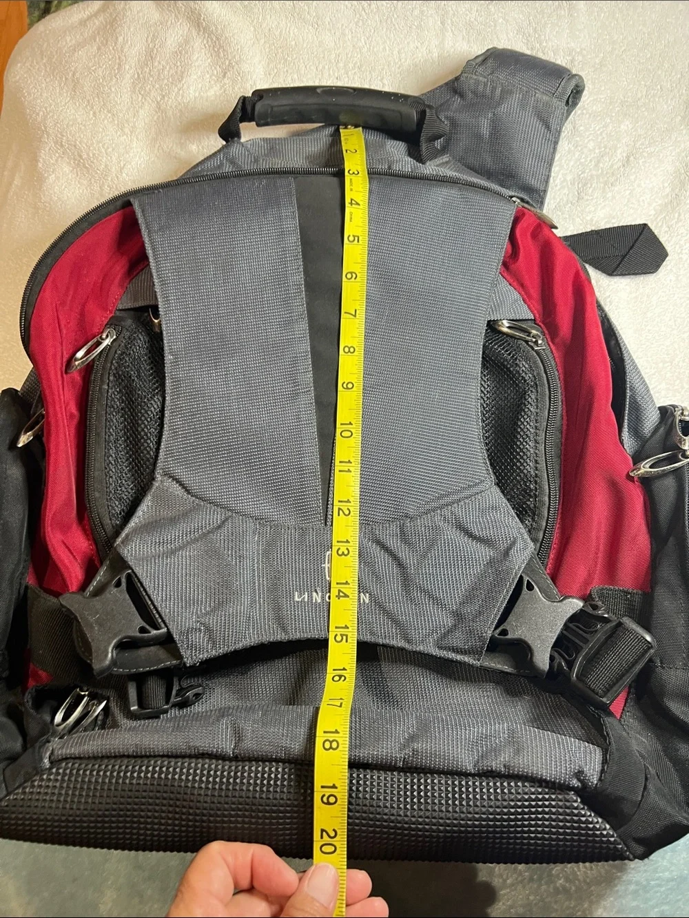 Lincoln Men's Gray and Red Travel/Work Backpack